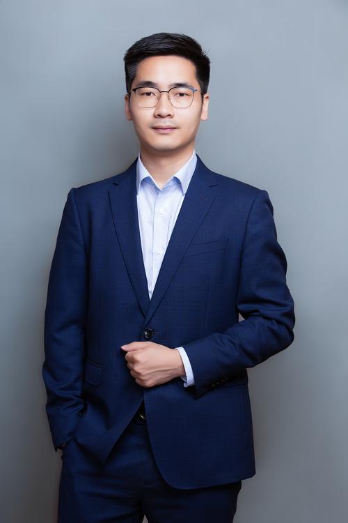 宋闻舟 视觉与舞美负责人